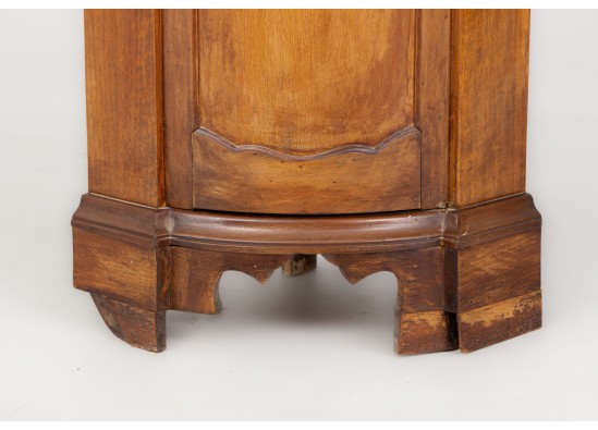 Corner dish cabinet