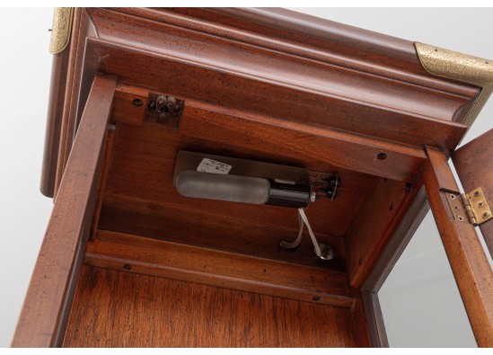 Dish cabinet