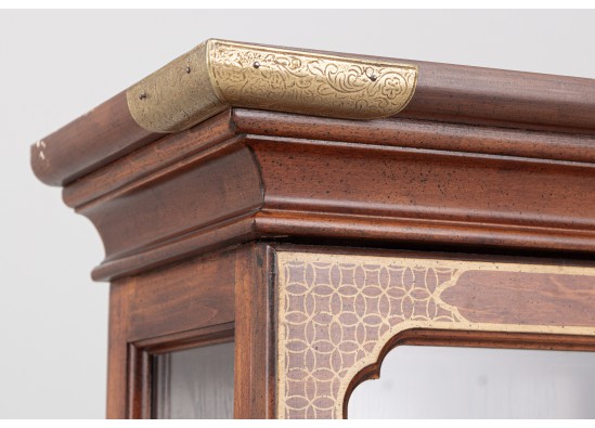 Dish cabinet