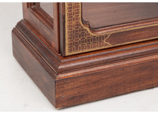 Dish cabinet