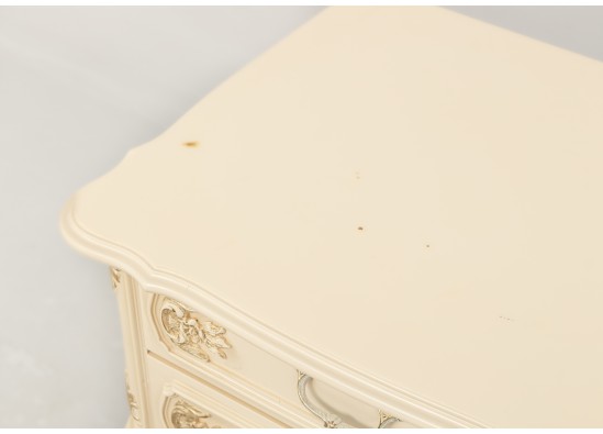 bedroom furniture (4 items)