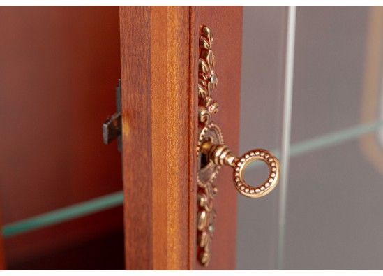 Dish cabinet