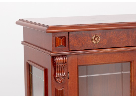 Dish cabinet