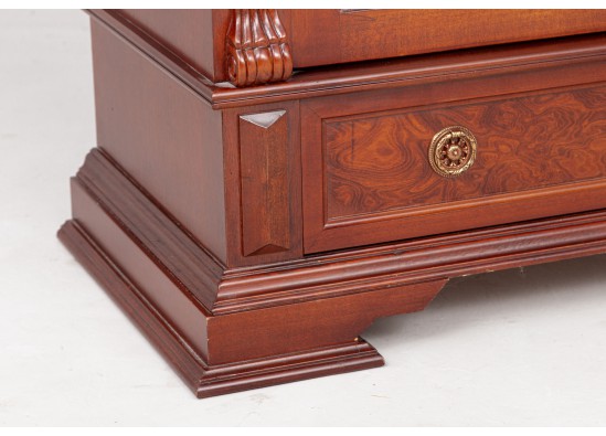 Dish cabinet