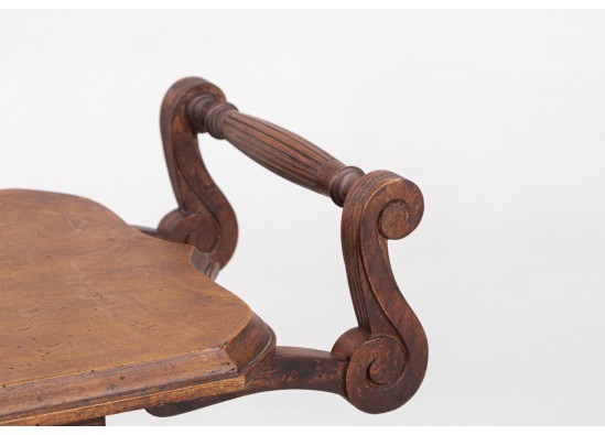 Tray table