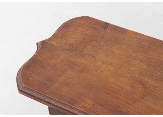 Tray table