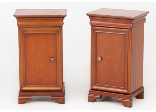 Commode (2 items)
