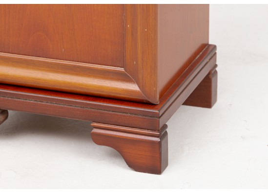Commode (2 items)