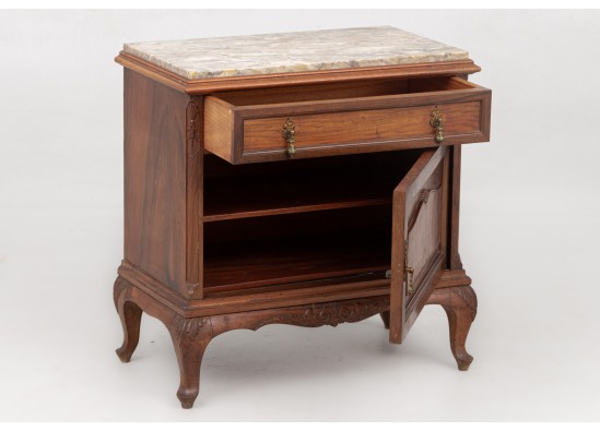 Commode (2 items)