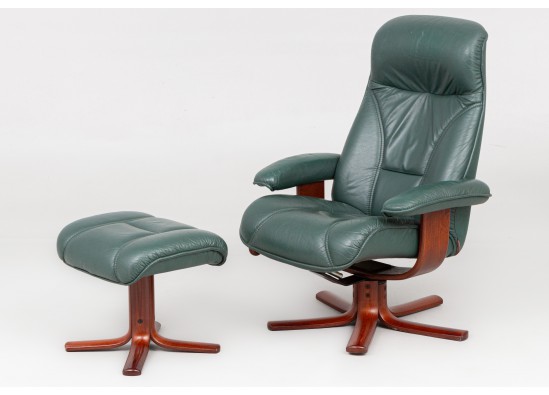 Chair with pouf