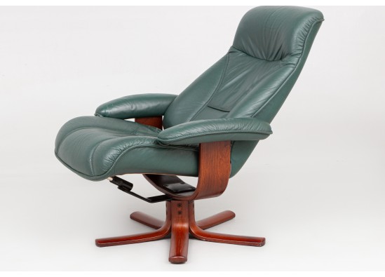 Chair with pouf