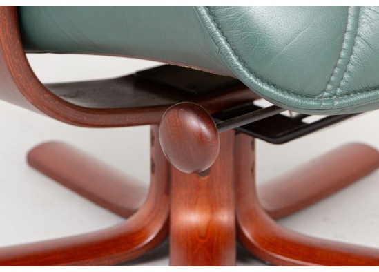 Chair with pouf