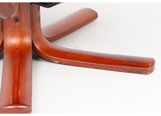 Chair with pouf