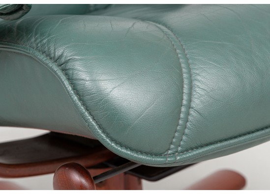 Chair with pouf