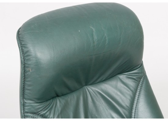 Chair with pouf