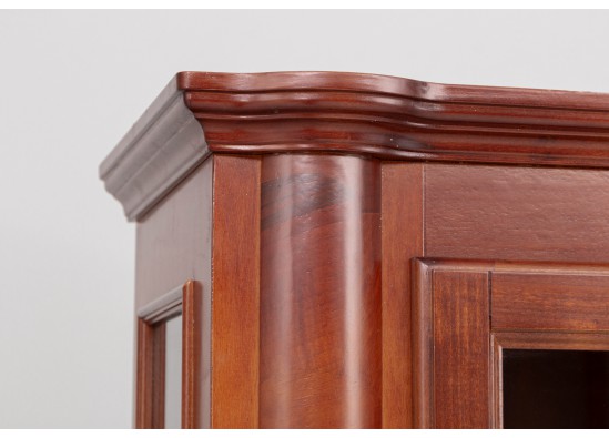 Dish cabinet