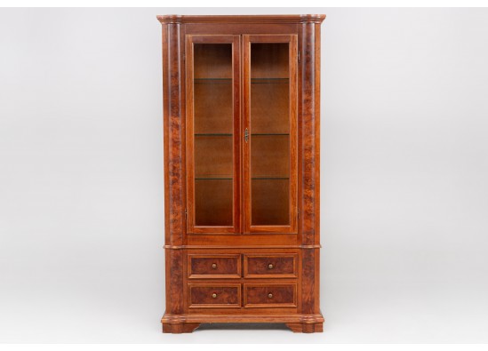 Dish cabinet