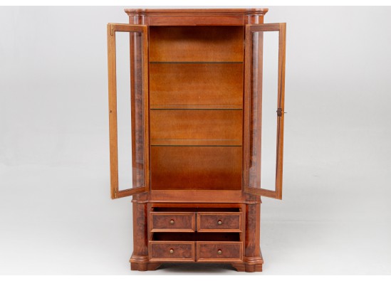 Dish cabinet