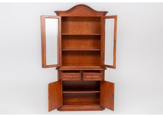 Dish cabinet