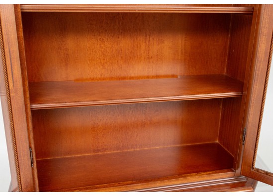 Dish cabinet