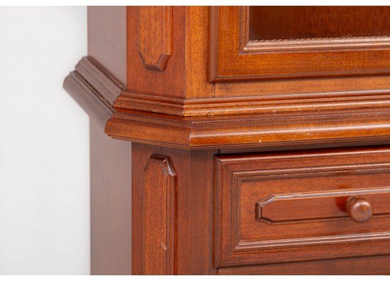 Dish cabinet