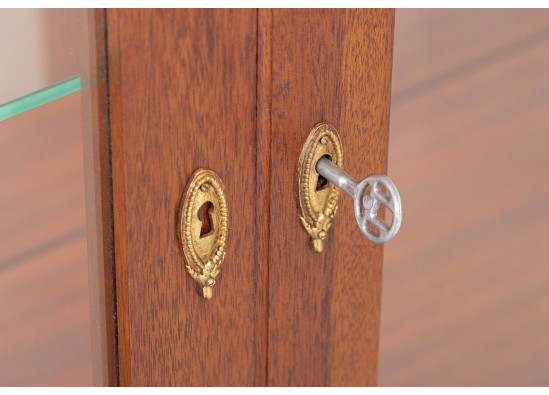 Dish cabinet