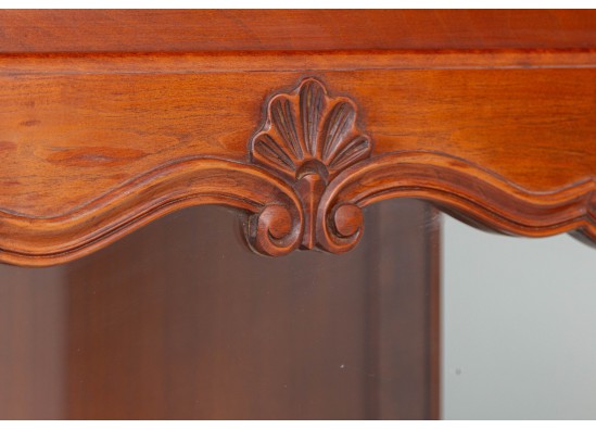 Dish cabinet