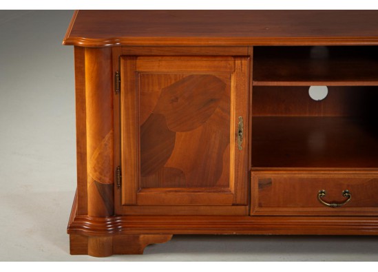 TV Commode
