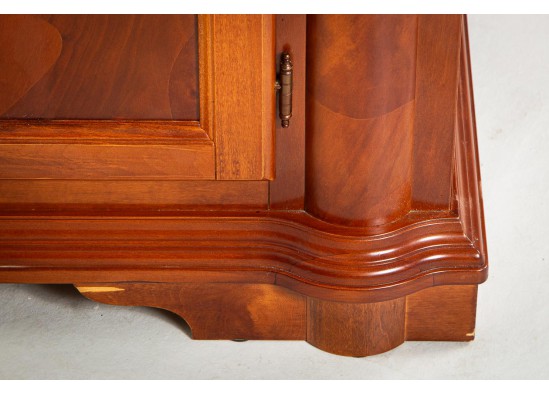 TV Commode