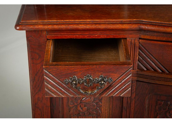 Dish cabinet 