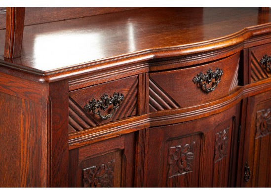 Dish cabinet 