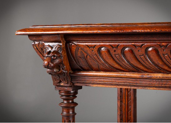 Serving table