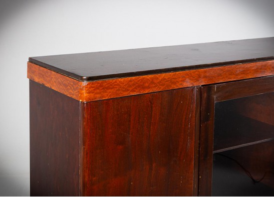 Dish cabinet