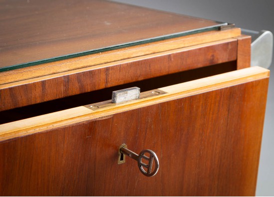 Table - bar
