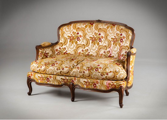 Sofa - Old fashioned bench
