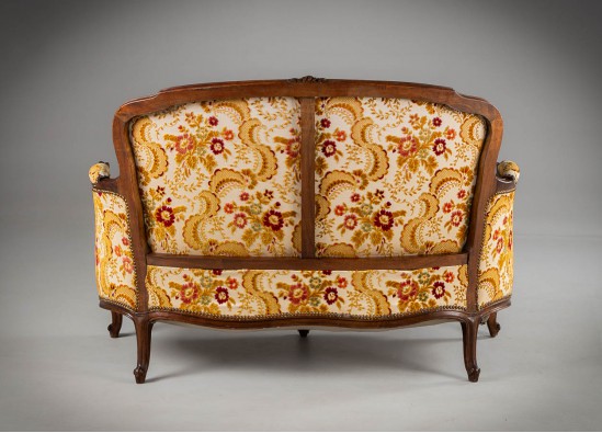 Sofa - Old fashioned bench