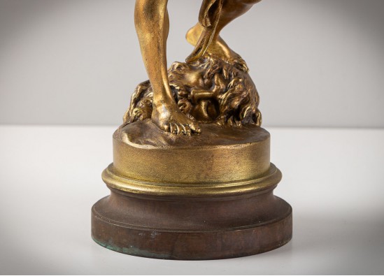 Statue