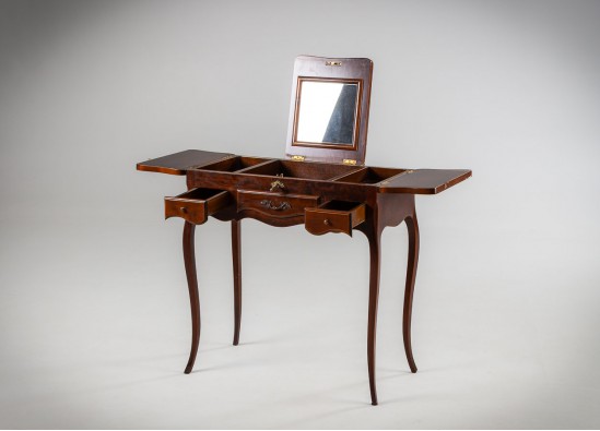 Dressing table