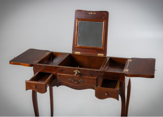 Dressing table