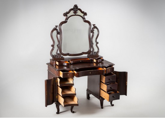 Dressing table
