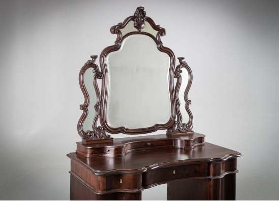 Dressing table