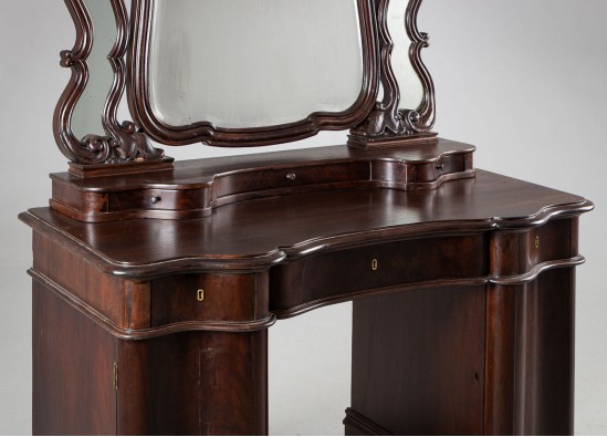 Dressing table