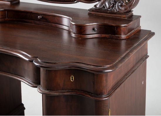Dressing table