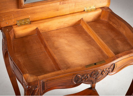 Sewing table
