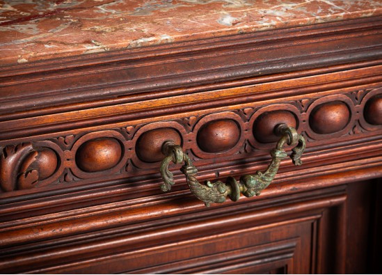 Dish cabinet