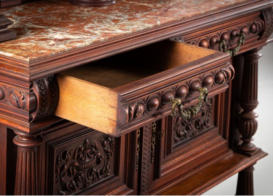 Dish cabinet