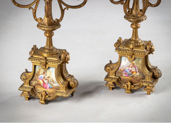 Candlesticks (2 items)