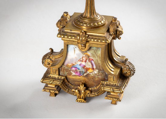 Candlesticks (2 items)