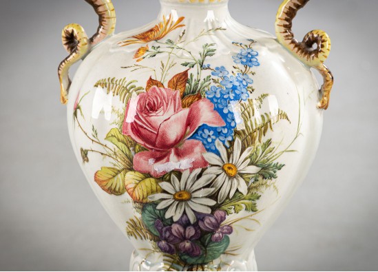Vases (3 items.)