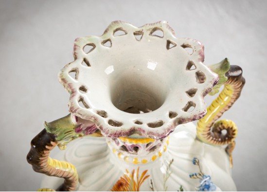 Vases (3 items.)